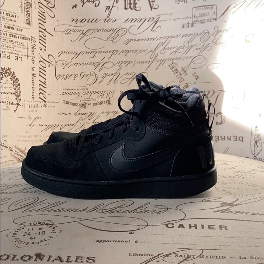 NEVER WORN NIKE shoes